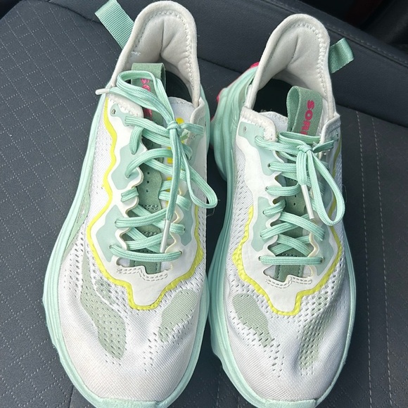 Sorel Athletic Sneakers Size 6.5 - Picture 2 of 4